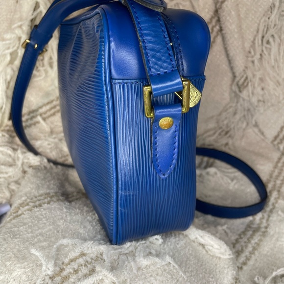 💎 Louis Vuitton Blue EPI Trocadero Crossbody 💎 - Picture 5 of 12